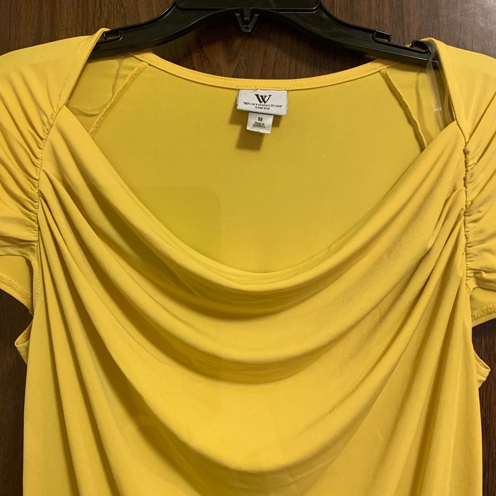 Spring/Summer Top! - Picture 2 of 3